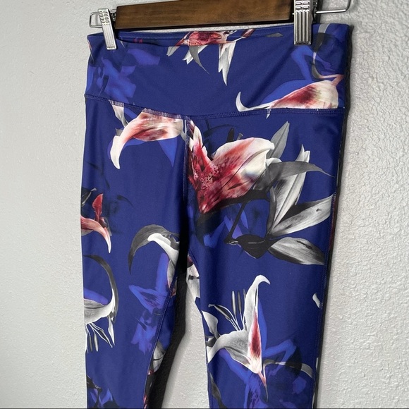 Fabletics Floral Print Leggings size small - Picture 2 of 6